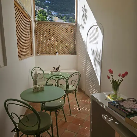 Casa Mandara Bed & Breakfast